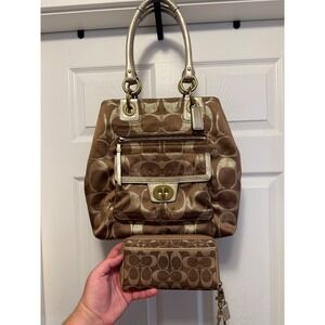 Coach Hampton Signature‎ C Logo Tote + Matching Wallet